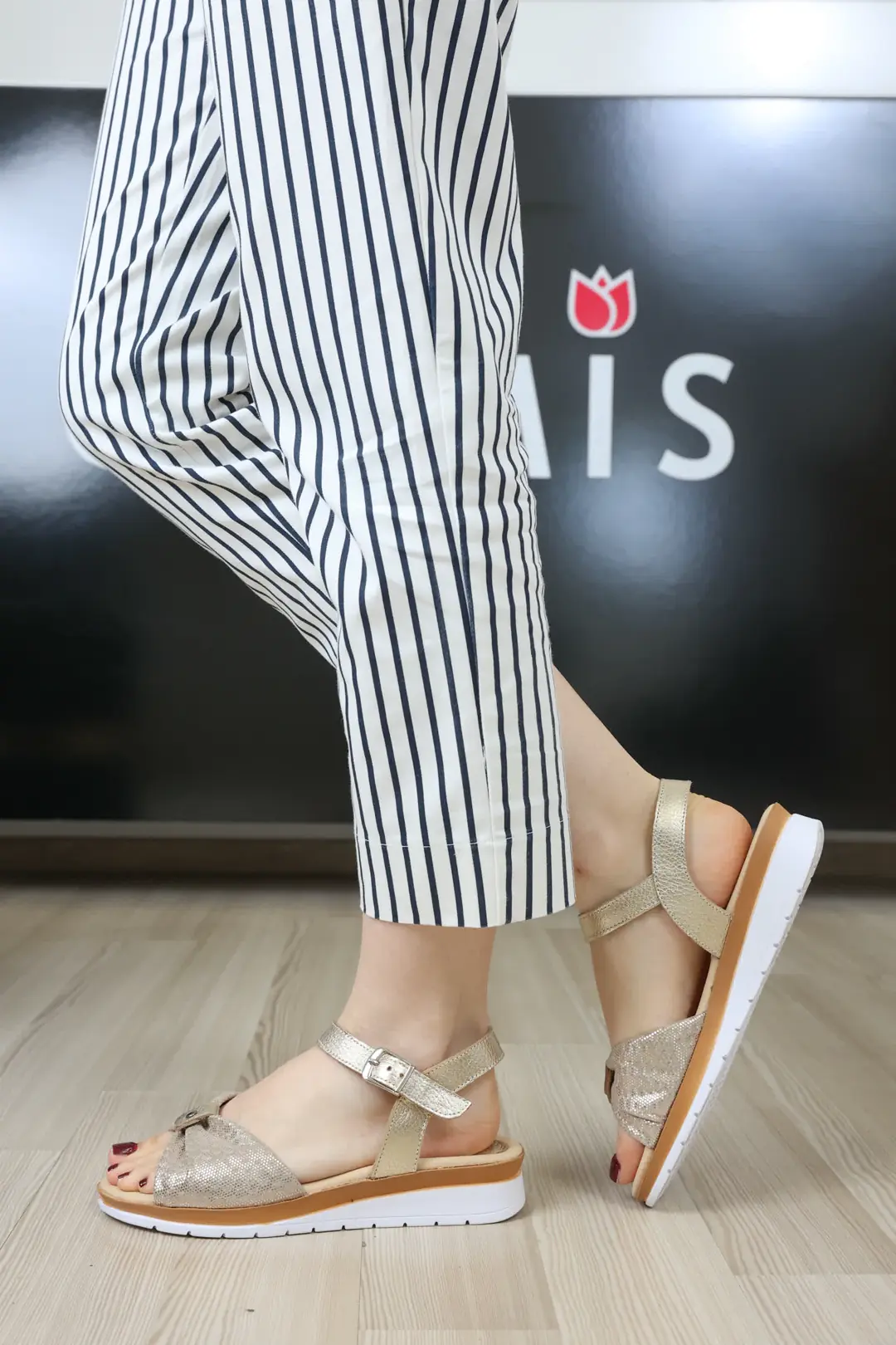 Sandale dama, Glemis, piele naturala - Cod: f-4.68, Culoare: Auriu, Talpa: Maro Deschis, Numar: 40