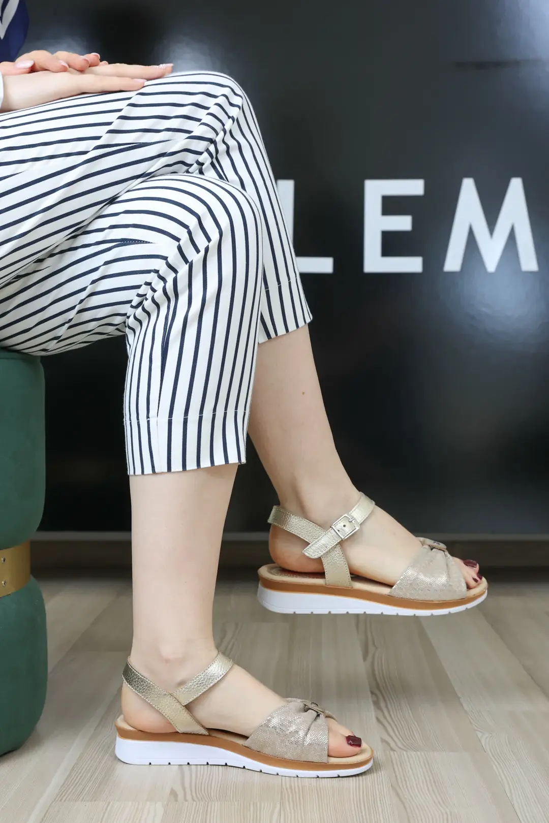 Sandale dama, Glemis, piele naturala - Cod: f-4.68, Culoare: Auriu, Talpa: Maro Deschis, Numar: 40