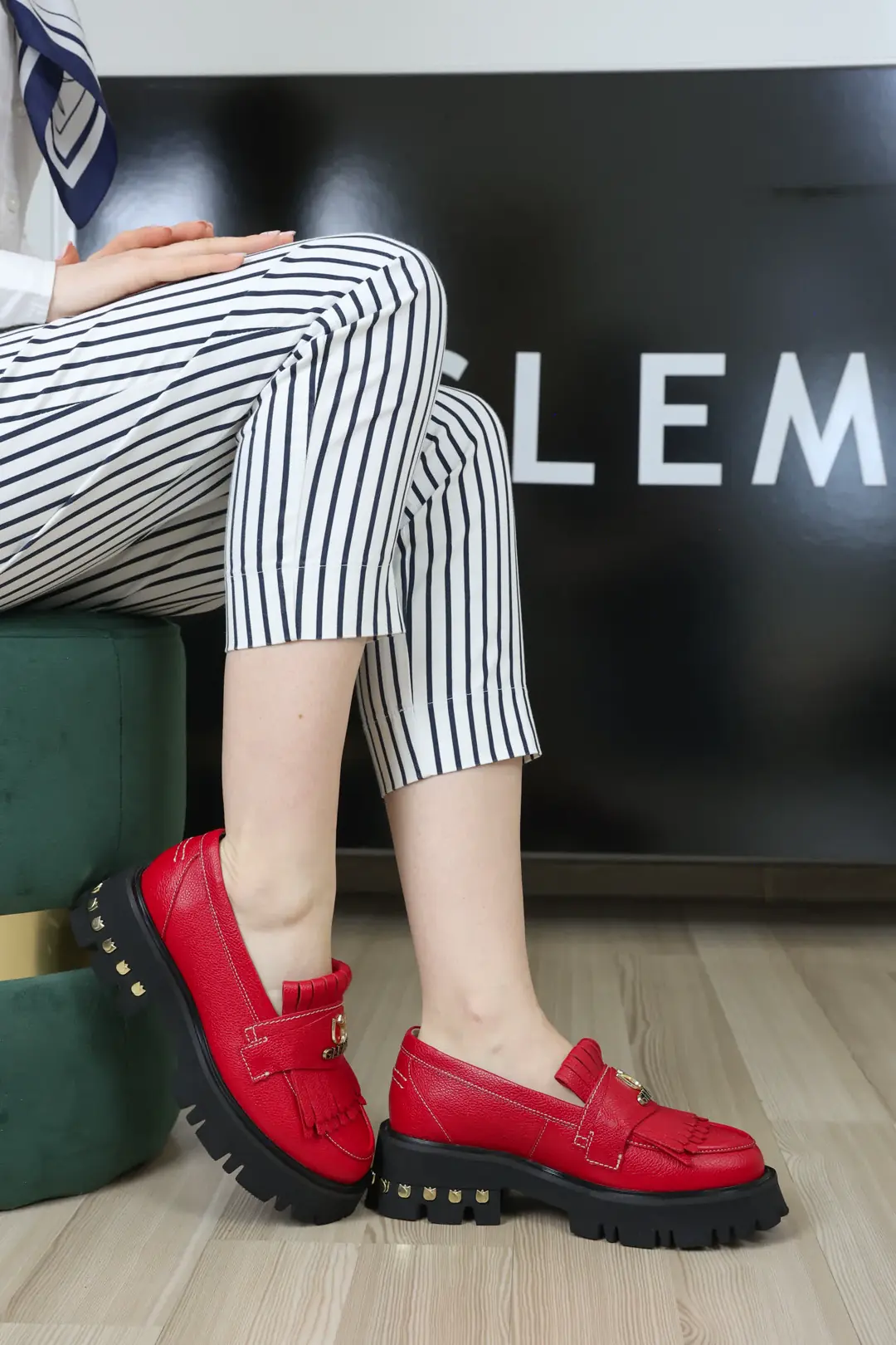 Mocasini dama, Glemis, piele naturala - Cod: f-4.60, Culoare: Rosu Bizon, Talpa: Negru, Numar: 40