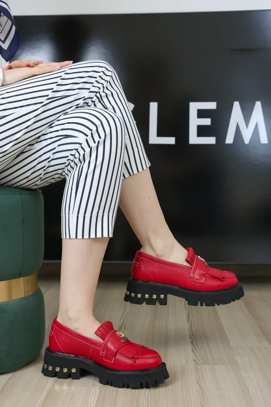 Mocasini dama, Glemis, piele naturala - Cod: f-4.60, Culoare: Rosu Bizon, Talpa: Negru, Numar: 40