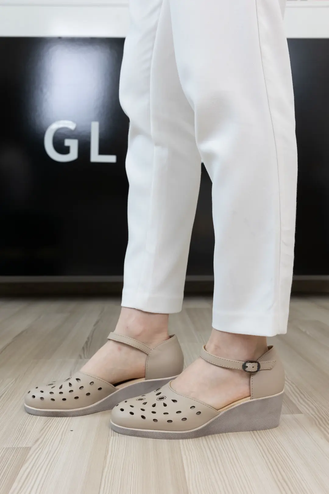 Sandale dama casual, Glemis, piele naturala - Model: f-3.29, Culoare: Bej Box, Talpa: Alb, Numar: 37